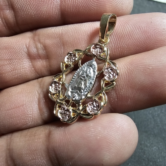 None Jewelry - Virgin mary religious tri color gold tone pendant fashion/costume jewelry 1 inch